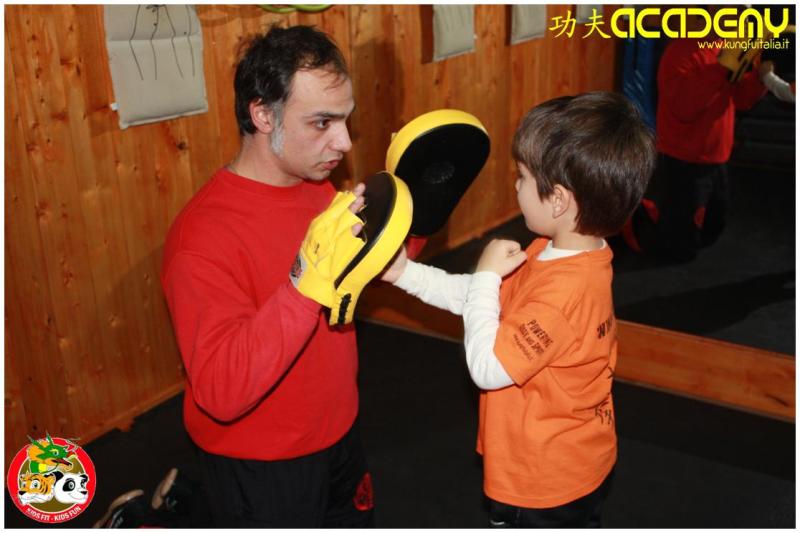 Kung Fu Academy Caserta di Sifu Mezzone Wing Chun Tjun, Ving Tsun Kung Fu Bambini difesa personale Accademia nazionale Italia scuola di taiji sanda chi kung www.kungfuitalia.i (2)